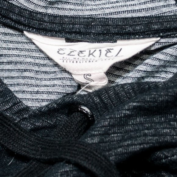 Ezekiel Dooley Pullover Mens Small S Black Hooded Long Sleeve Shirt Casual Z04X - Picture 6 of 7